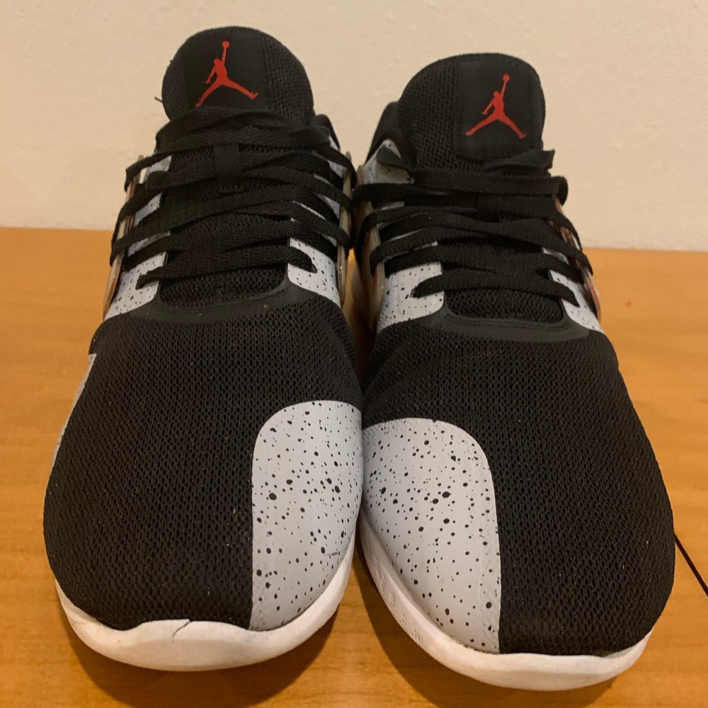 Jordan Grind Sz 15 Black Lunar Grind AA4302-001 Derek Jeter Shoes Red-Wolf Grey